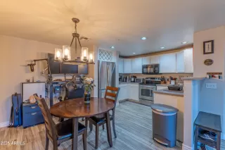 Photo #5: 6816446 Listing