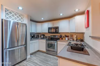 Photo #6: 6816446 Listing