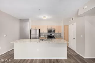 Photo #4: 6816457 Listing 