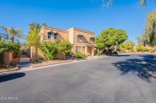 Photo #2: 6816509 Listing