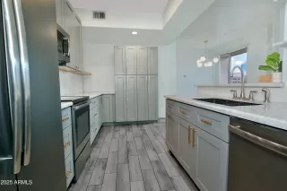 Photo #4: 6816581 Listing