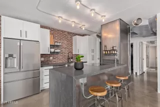 More Details about MLS # 6816724 : 207 W CLARENDON AVENUE#B22