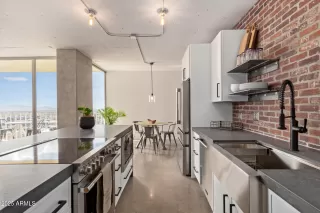 Photo #1: 6816724 Listing 