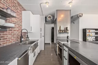 Photo #3: 6816724 Listing 