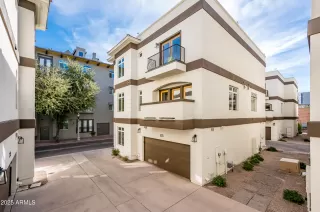 Photo #6: 6817098 Listing