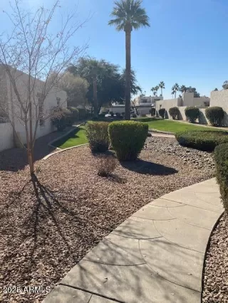 Photo #2: 6817124 Listing