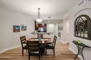 Photo #5: 6817228 Listing 