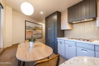 Photo #2: 6817294 Listing