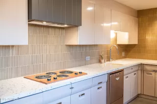 Photo #4: 6817294 Listing