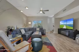 Photo #2: 6817338 Listing