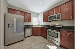 Photo #6: 6817338 Listing