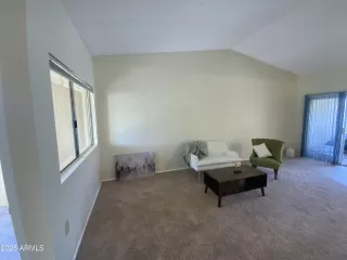 Photo #4: 6817375 Listing