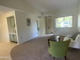 Photo #5: 6817375 Listing