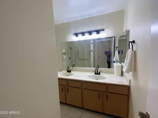 Photo #6: 6817375 Listing