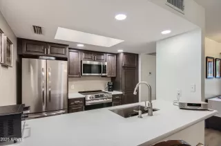 Photo #3: 6817476 Listing 