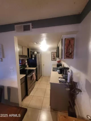 Photo #6: 6817607 Listing 