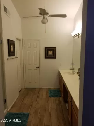 Photo #6: 6817625 Listing