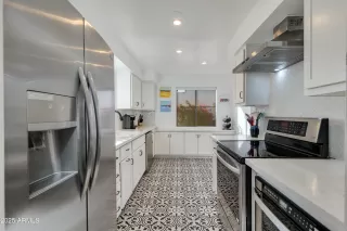 Photo #4: 6817760 Listing