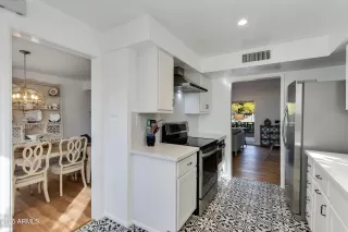 Photo #6: 6817760 Listing