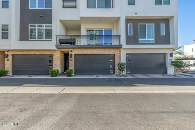 MLS: 6817771 Condo For Sale