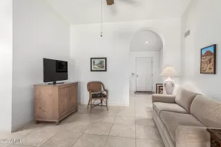 Photo #4: 6817824 Listing