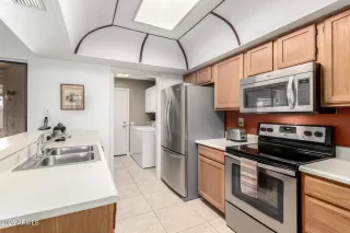 Photo #6: 6817824 Listing