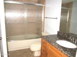 Photo #4: 6817941 Listing