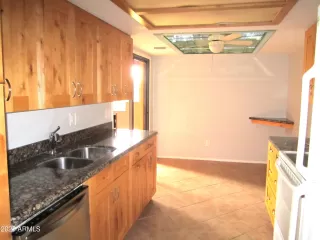 Photo #6: 6817941 Listing