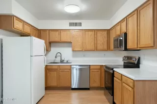 Photo #6: 6818055 Listing