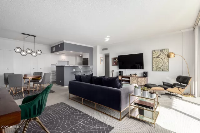 MLS: 6818252 Condo For Sale