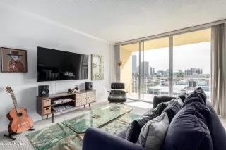 Photo #2: 6818252 Listing 