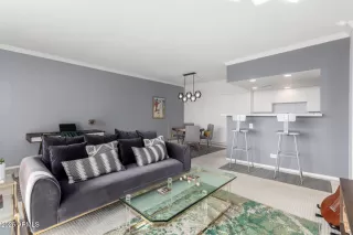 Photo #3: 6818252 Listing 