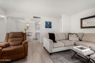 Photo #4: 6818358 Listing 