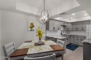 Photo #5: 6818358 Listing 