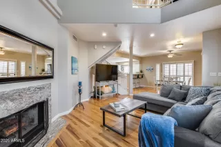 Photo #5: 6818433 Listing