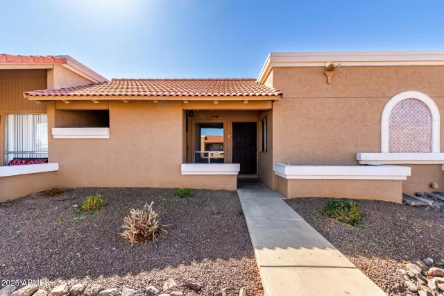 MLS: 6818536 Condo For Sale