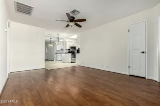 Photo #5: 6818536 Listing 