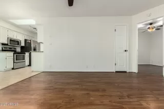 Photo #6: 6818536 Listing 