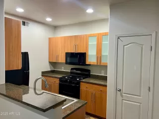 Photo #2: 6818566 Listing