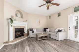 Photo #6: 6818780 Listing