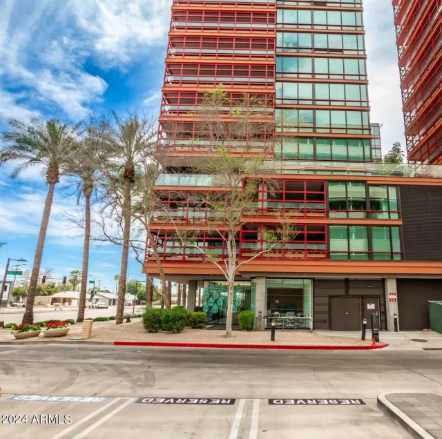 MLS: 6818797 Condo For Sale