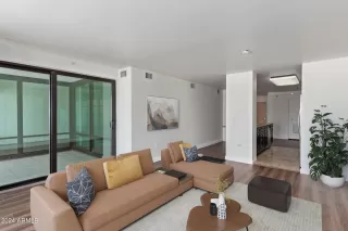 Photo #2: 6818797 Listing