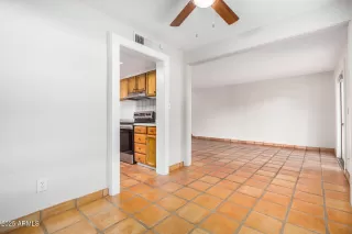 Photo #6: 6818838 Listing 