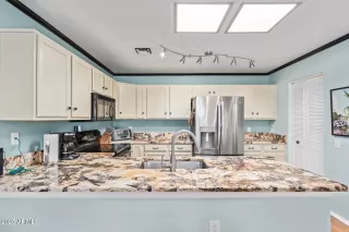 Photo #6: 6818937 Listing 