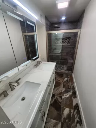 Photo #4: 6819043 Listing 