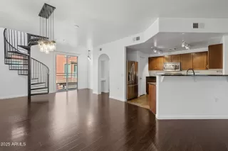 Photo #5: 6819058 Listing