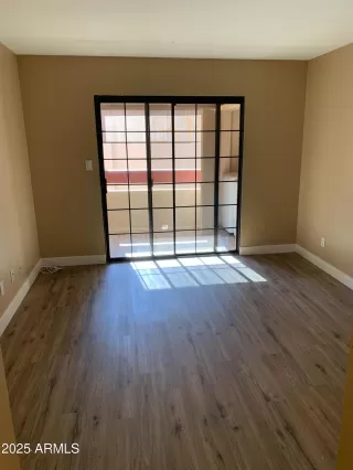 Photo #5: 6819087 Listing