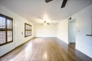 Photo #6: 6819252 Listing 