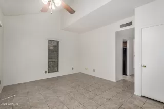 Photo #6: 6819980 Listing 