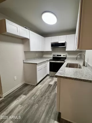 Photo #5: 6820067 Listing